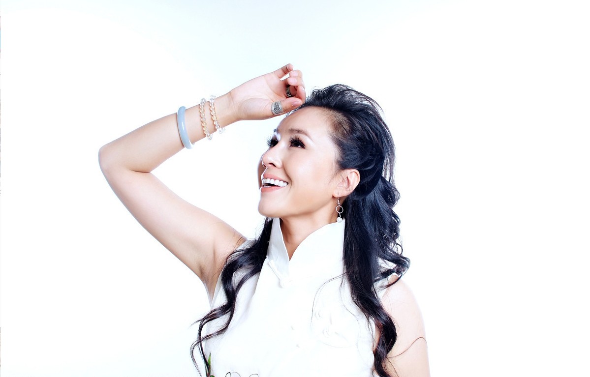 中国蒙古族女歌手乌兰托娅2006-2023年发行专辑、精选辑、单曲合集[无损WAV/12.90GB]百度云盘打包下载 影音资源 第1张