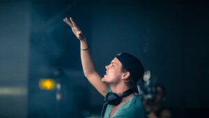 瑞典知名DJ和音乐制作人Avicii(艾维奇)2009-2022年发行专辑、EP、单曲合集[无损FLAC/55.9GB]百度云盘打包下载