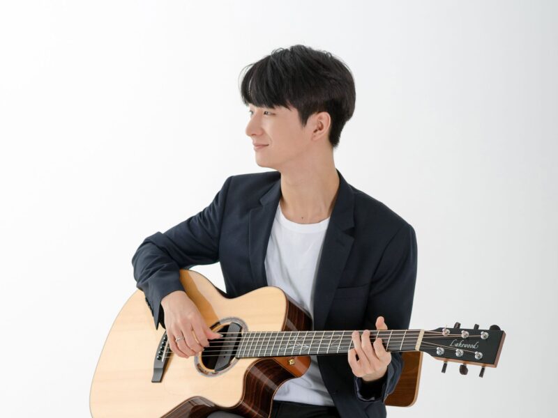 韩国的指弹吉他手Sungha Jung郑晟河2010-2023年发行专辑、单曲合集[无损FLAC/2.93GB]百度云盘打包下载 影音资源 第1张