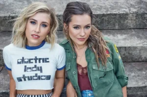 美国乡村音乐女子二人组Maddie & Tae(麦迪和泰乐团)2014-2025年发行专辑、EP、单曲合集[无损FLAC/1.83GB]百度云盘打包下载