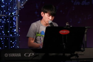 中国香港创作歌手曹震豪2017-2022年发行专辑、EP、单曲合集[无损FLAC/1.13GB]百度云盘打包下载